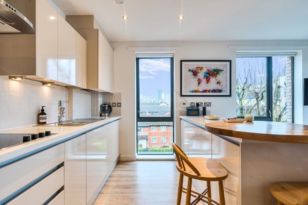 Property photo 2 of 16 Picture No. 05