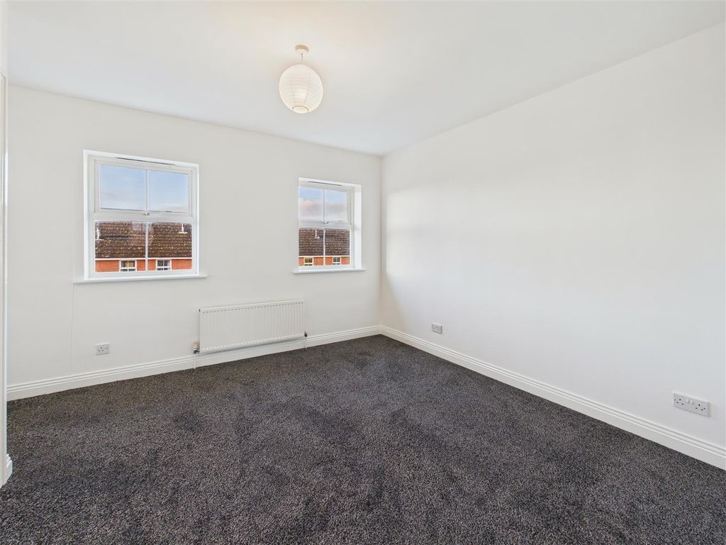 Property photo 2 of 7 Bedroom 1