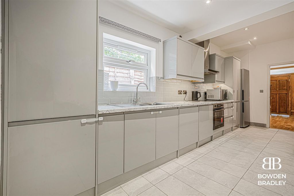 Property photo 2 of 19 Kitchen/Diner