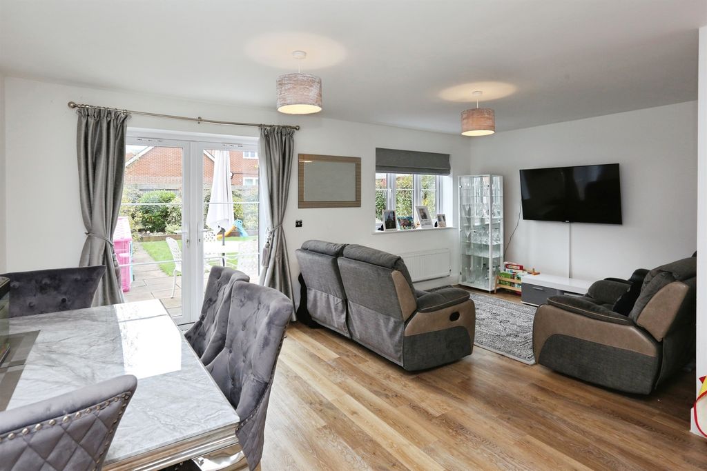 Additional image 8 of 3 bed semi-detached house for saleSandy Hill Close, Waltham Chase, Southampton SO32