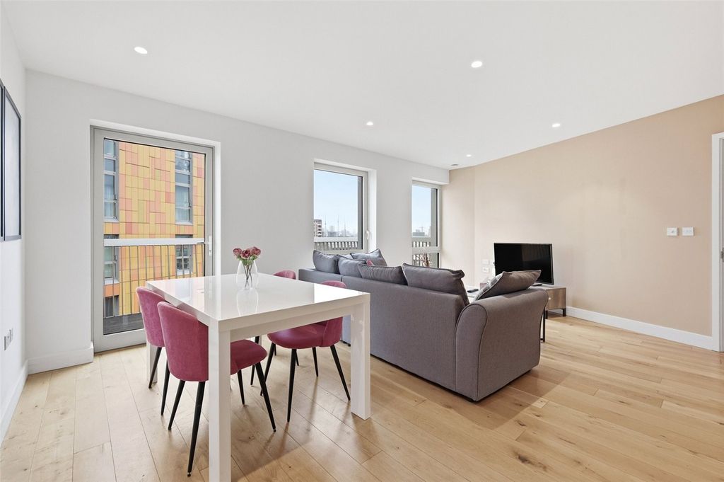 Property photo 3 of 21 Picture No. 07