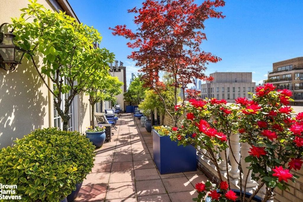 Property photo 1 of 2