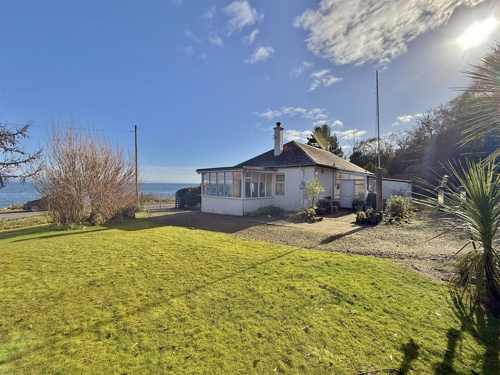 Property photo 1 of 49 Redford From The Garden, Sea View