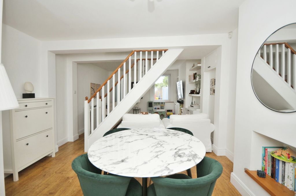 Property photo 3 of 14 Dining Area