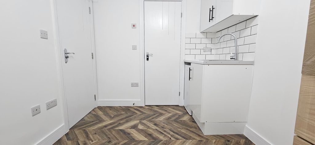 Property photo 2 of 3