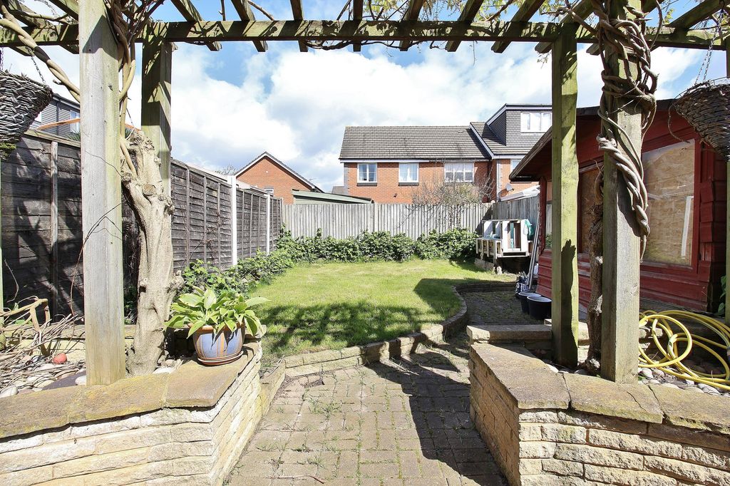 Property photo 2 of 8