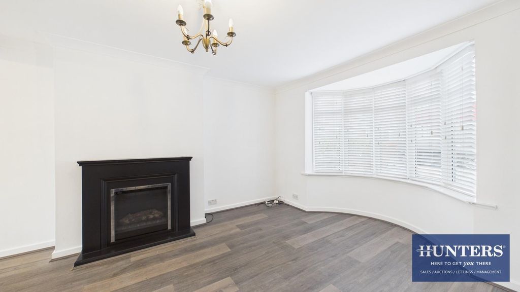 Property photo 3 of 17 Living/Dining Room