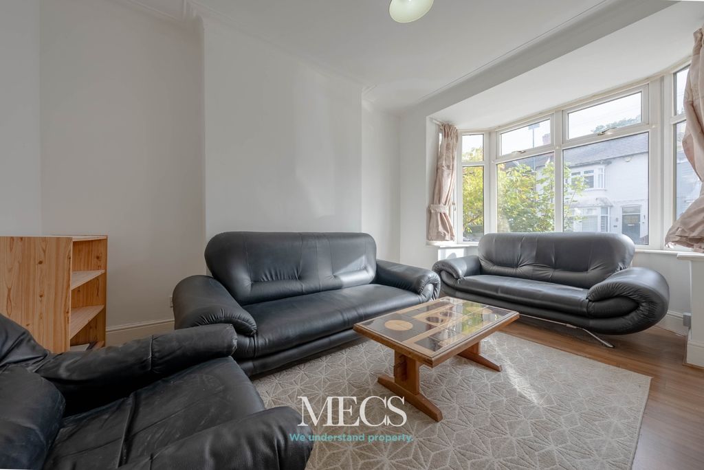 Property photo 2 of 14 789245