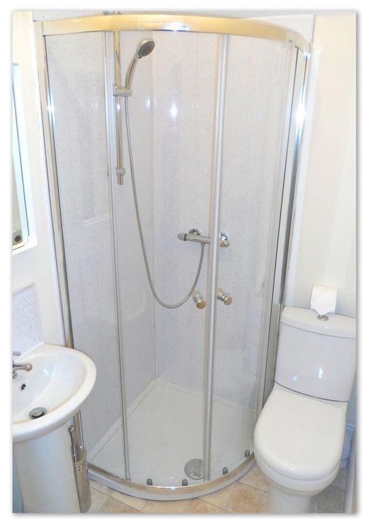 Property photo 2 of 4 Ensuite
