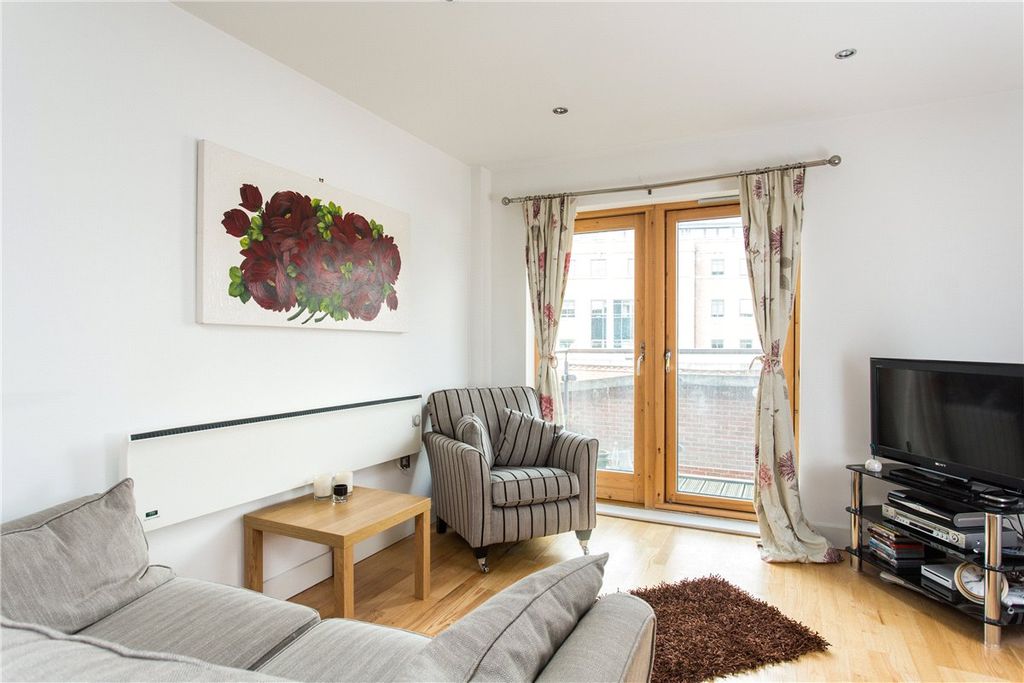 Property photo 3 of 9 Picture No. 02