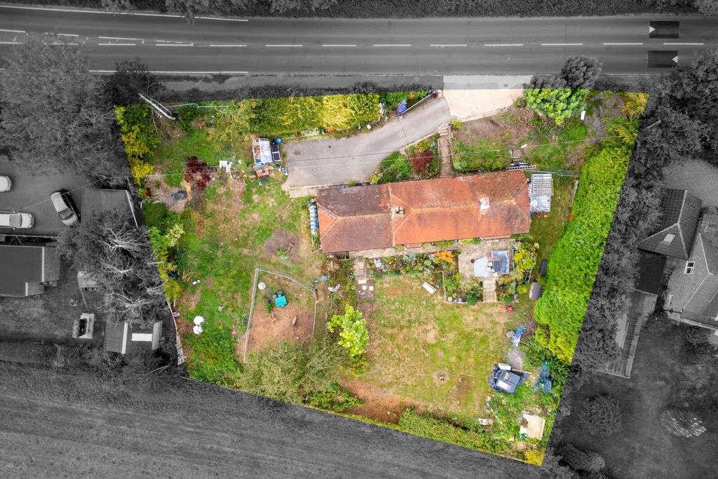 Property photo 2 of 21 Picture No. 24