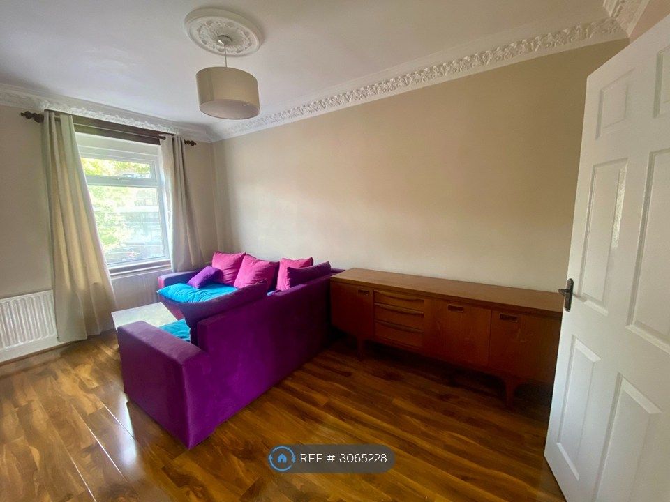 Property photo 3 of 9 Dining Room