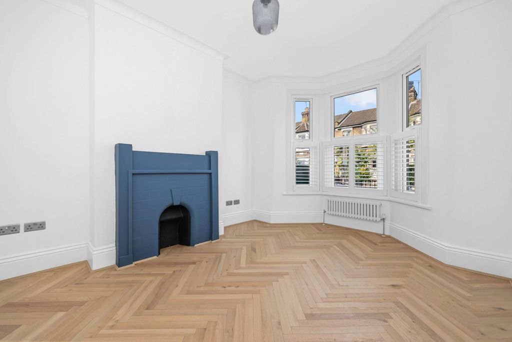 Property photo 3 of 15