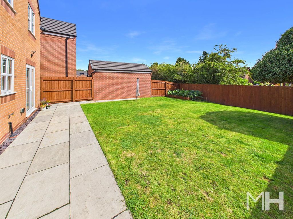 Property photo 2 of 25 Rear Garden