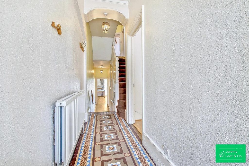 Property photo 2 of 22 Hallway