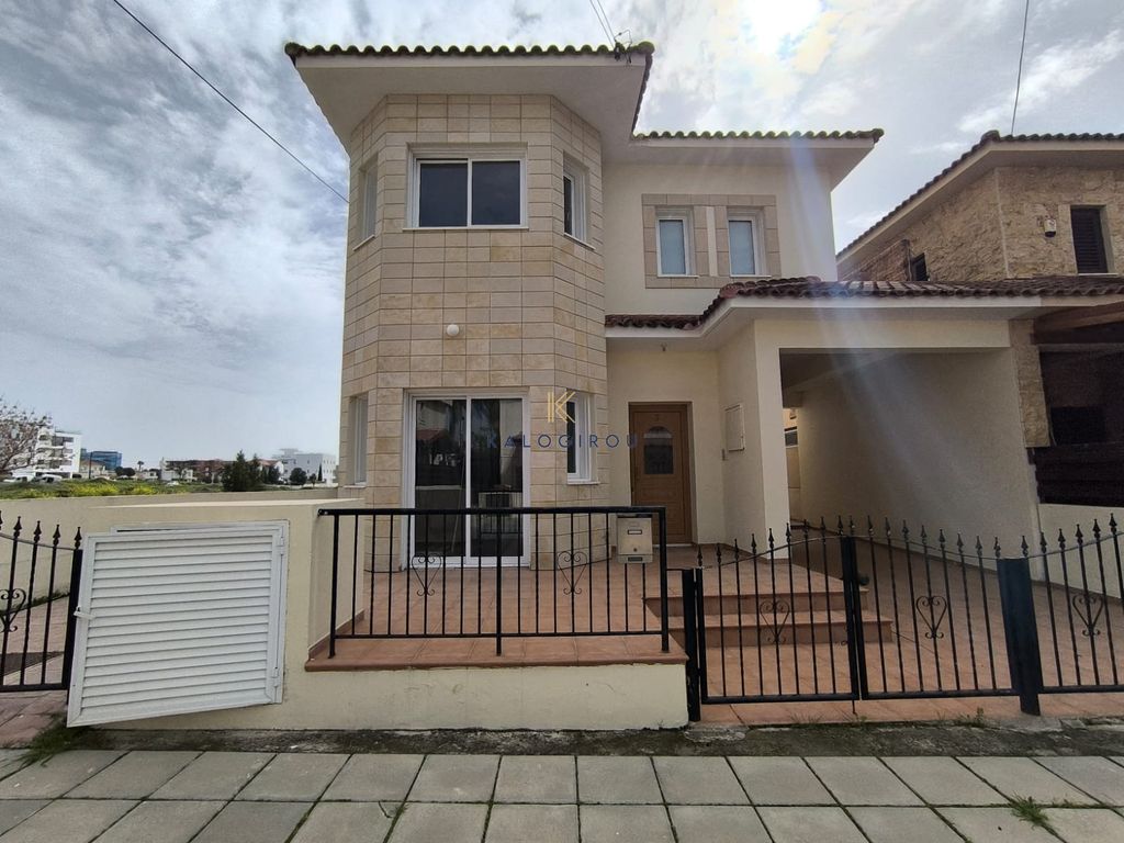 Property photo 2 of 29