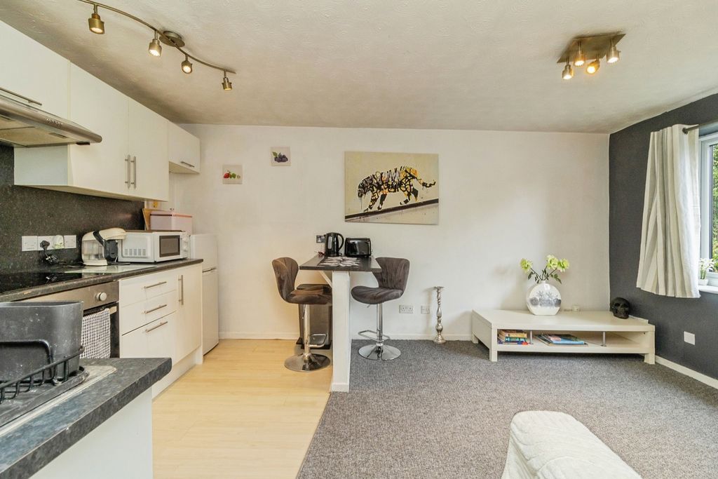 Property photo 2 of 15 Pbox-Img.Jpg
