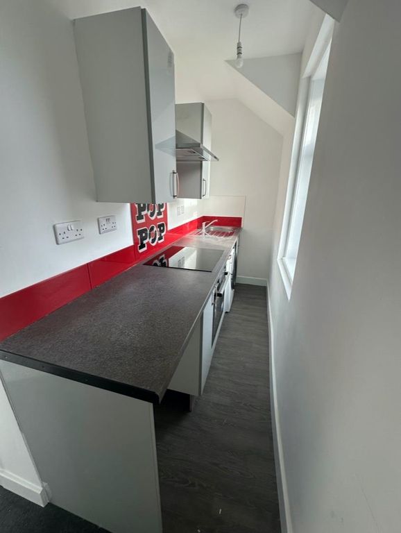 Property photo 1 of 3 Rm 1 Kitchen Sailsbury .Jpg