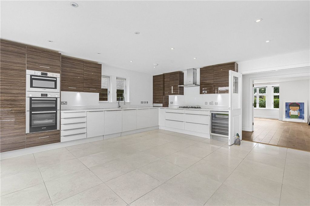 Property photo 2 of 27 Picture No. 02
