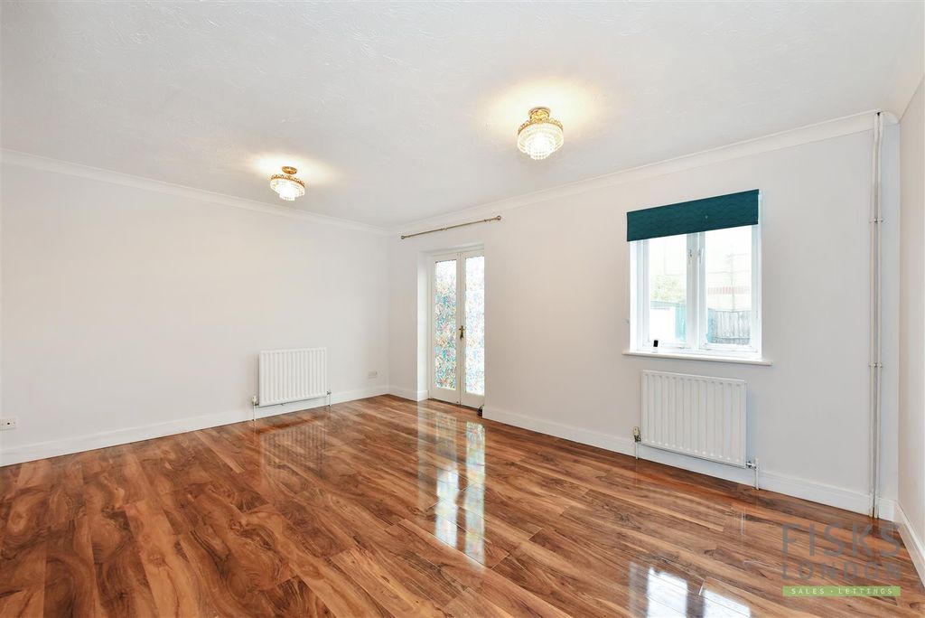 Property photo 3 of 11 12 Hide (3).Jpg