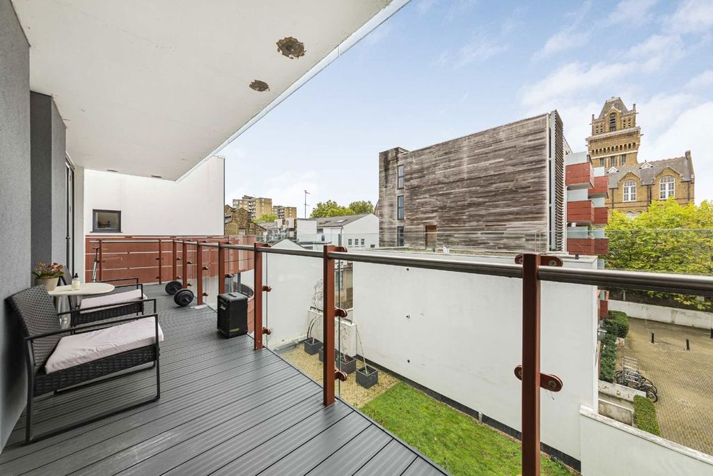 Property photo 3 of 9