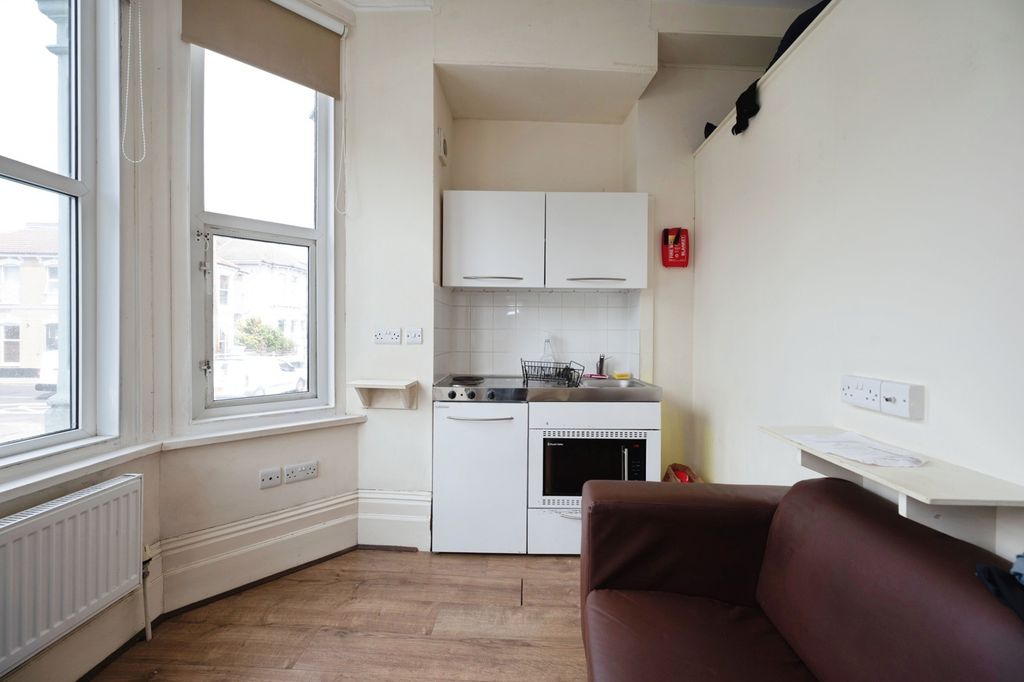 Property photo 2 of 7 Pbox-Img.Jpg