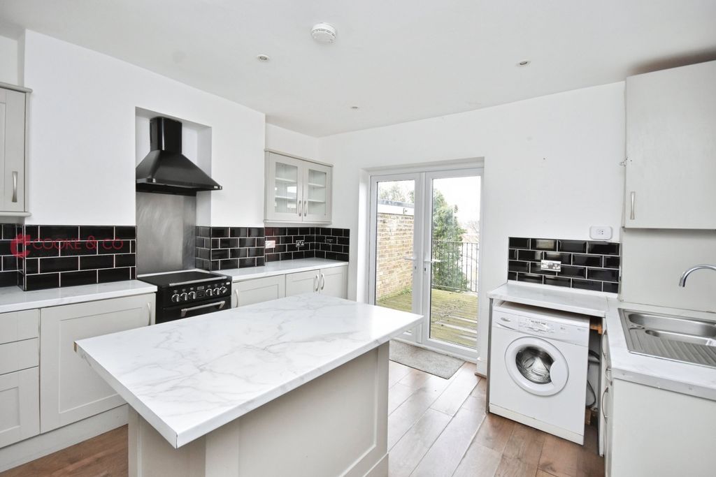 Property photo 2 of 22