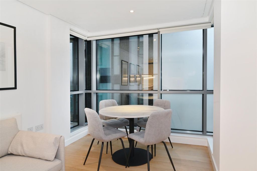 Property photo 2 of 13 605-4-Merchant-Square (3).Jpg