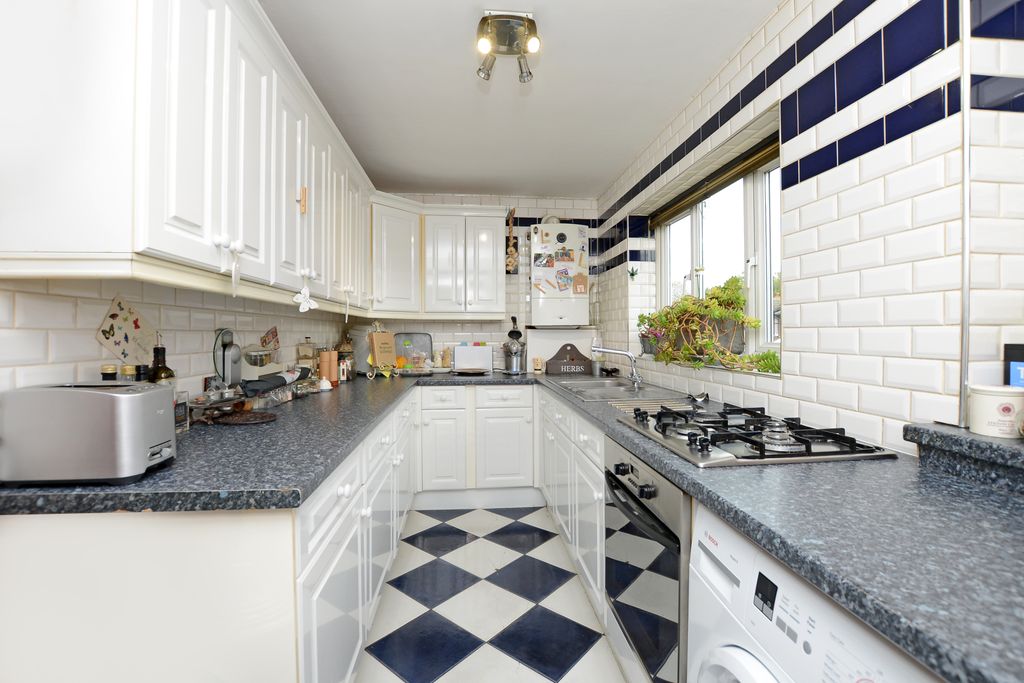 Property photo 2 of 12