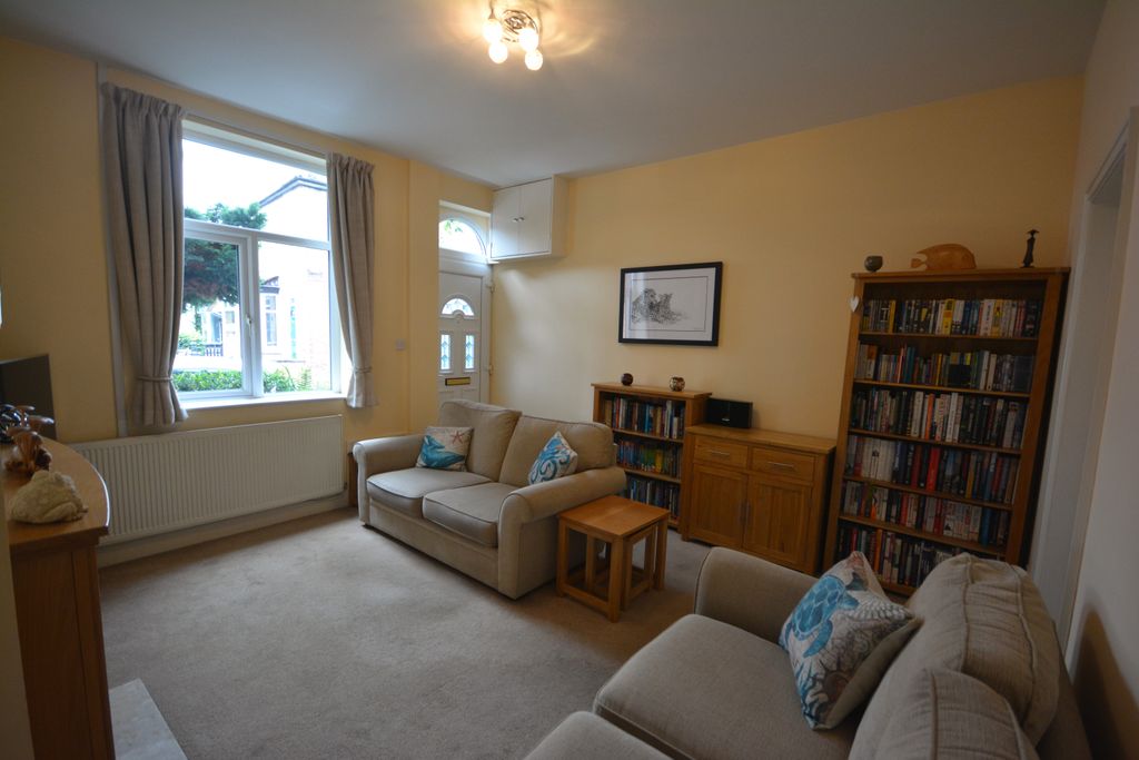 Property photo 3 of 16 Living Room