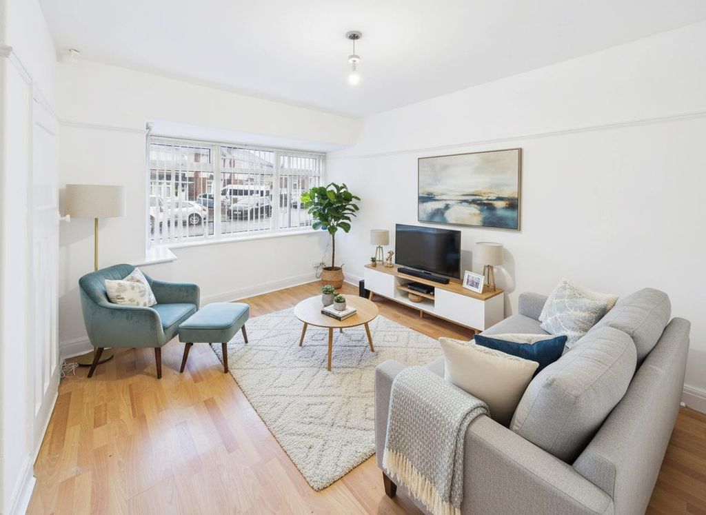 Property photo 3 of 12 Cam04720G0-Pr0189-Still006-001.Jpg