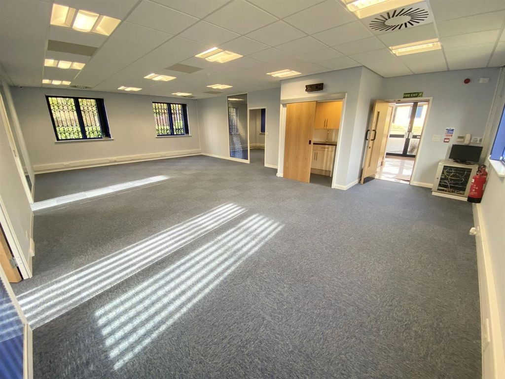 Property photo 3 of 11 New.Jpg