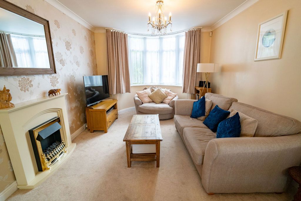 Property photo 2 of 24
