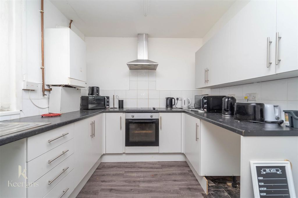 Property photo 3 of 33 2.Jpg