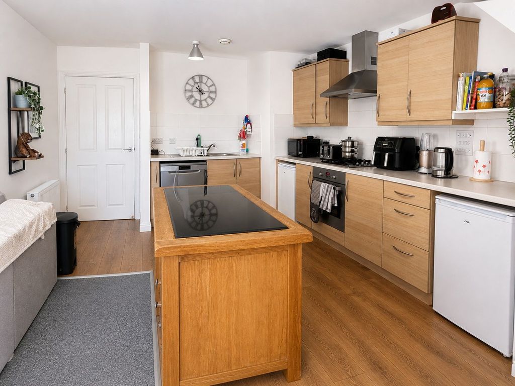 Property photo 2 of 11
