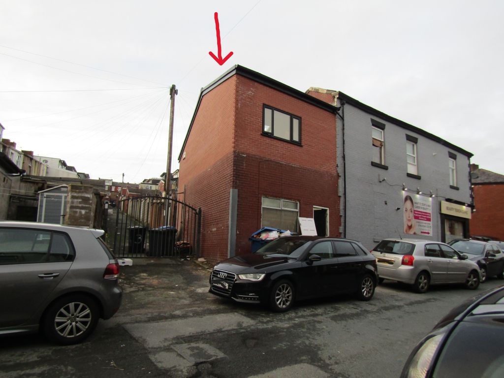 Property photo 1 of 2 External