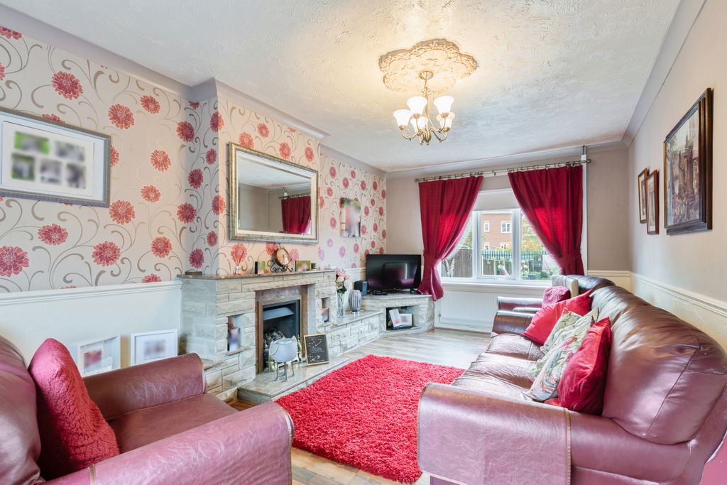 Property photo 3 of 18 Living Room