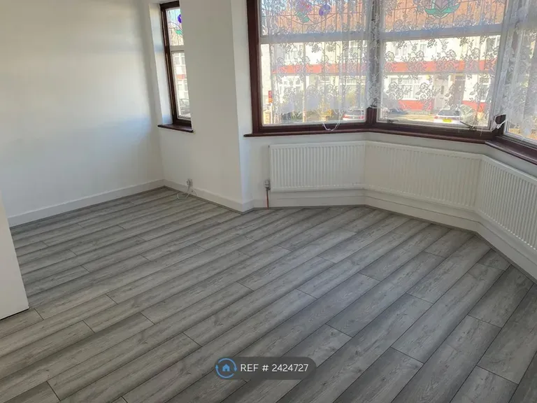 Property photo 2 of 3