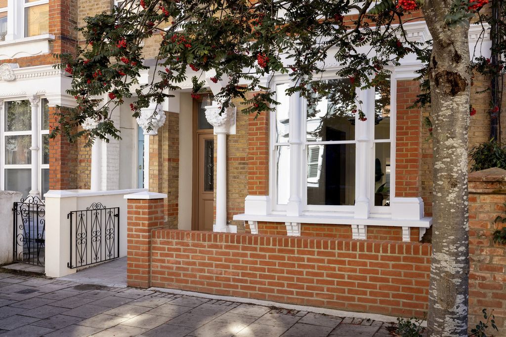 Property photo 1 of 49