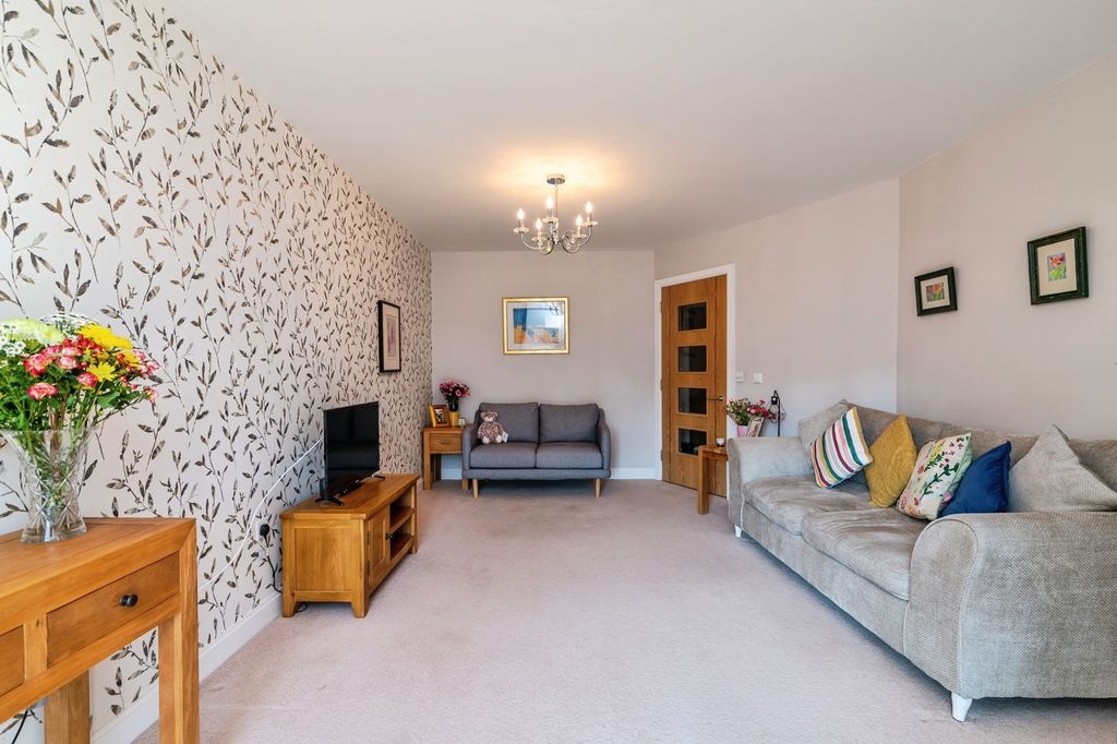 Property photo 3 of 19 Pbox-Img.Jpg