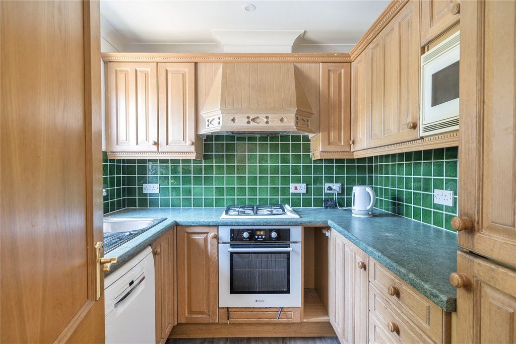 Property photo 2 of 25 Picture No. 14