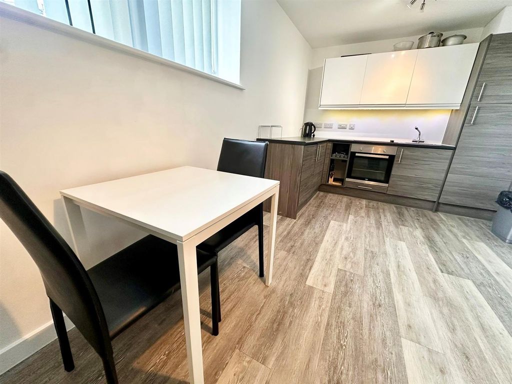 Property photo 3 of 9 Kitchen.Jpg