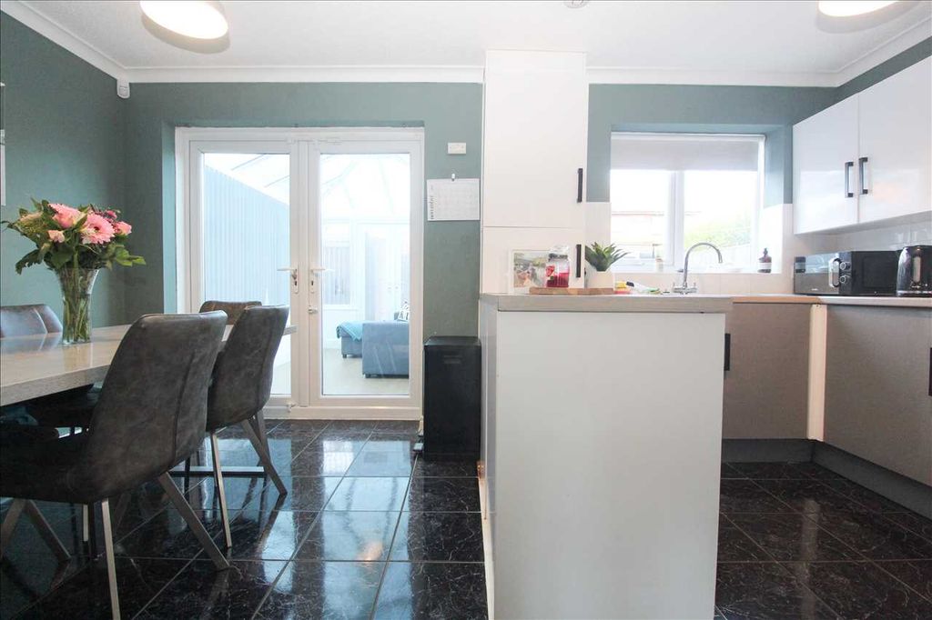 Property photo 2 of 22 Feature Photo