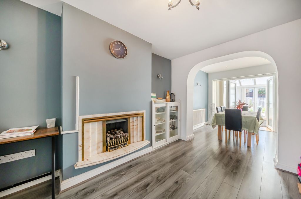 Property photo 3 of 21 1353593-9-68Dbd6d...