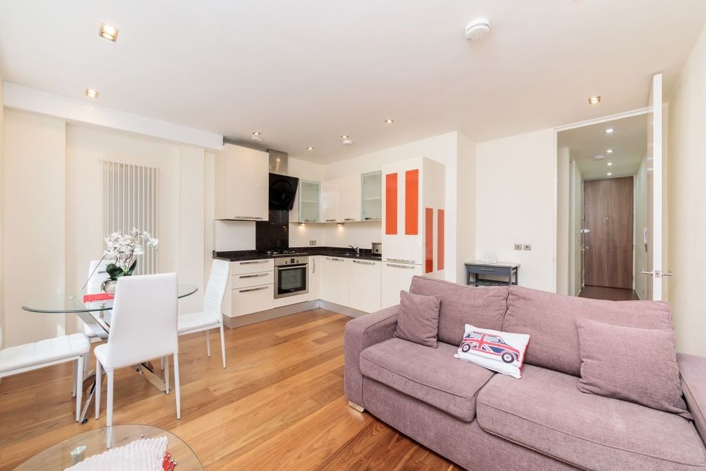 Property photo 3 of 9 197d5373791964340d45Ccae0A11Aca60264454c