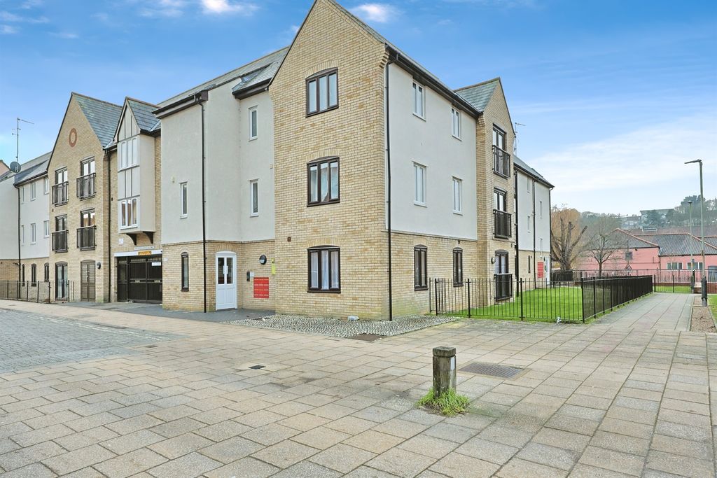 Property photo 1 of 14