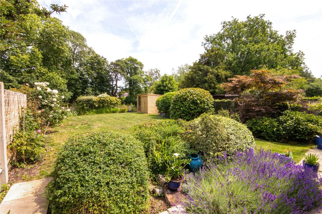 Property photo 2 of 15 Garden