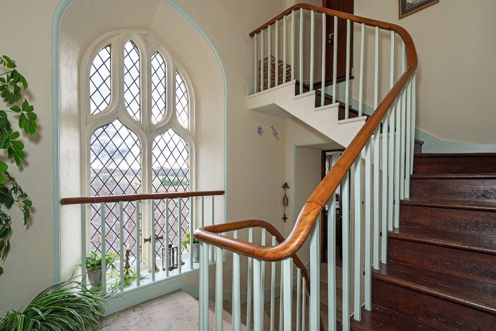 Property photo 3 of 45