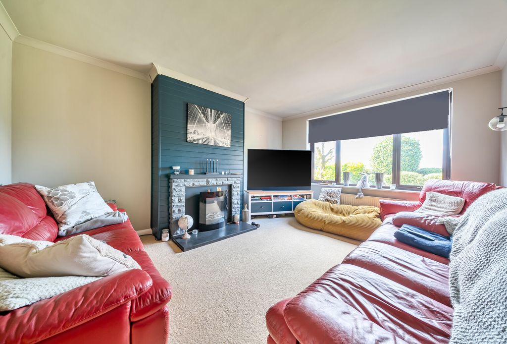 Property photo 3 of 14 1434084-22-69Cbd0...