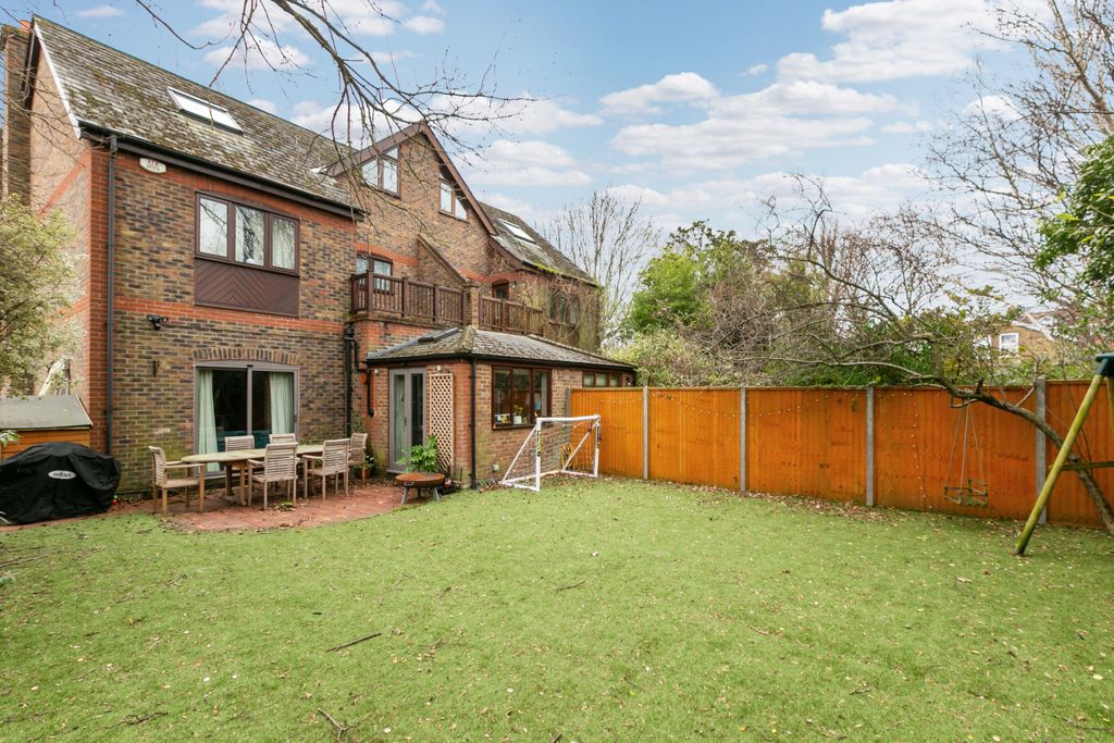 Property photo 3 of 14